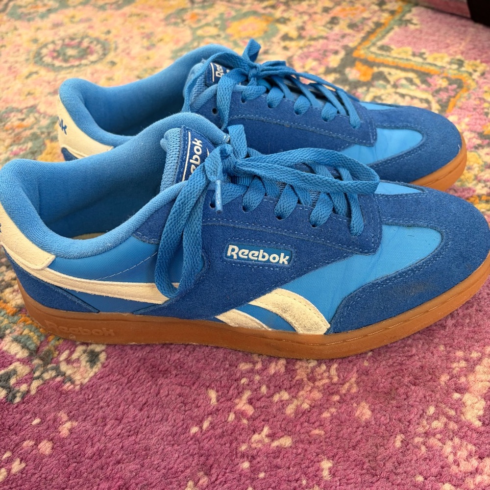 Woman’s 7.5 Reebok Forte Lounger Blue.